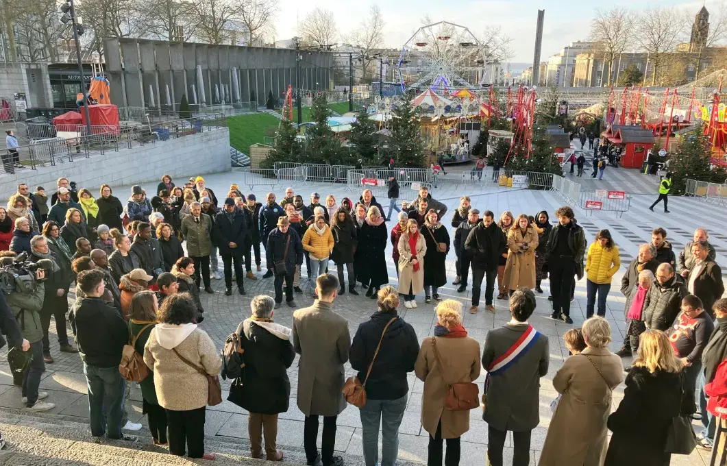 Rassemblement en solidarité à Mayotte, place de la Liberté.