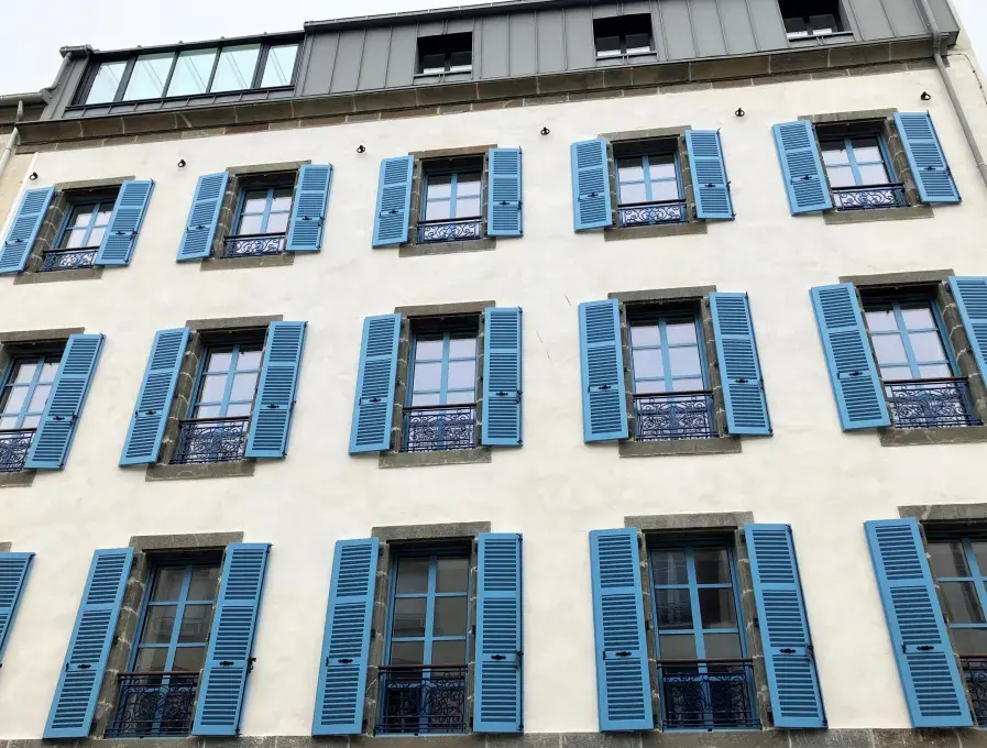 Façade d'un immeuble réhabilité à Brest. 