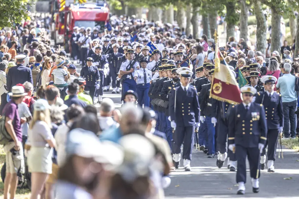 Défilé militaire du 14 juillet à Brest, sur le cours Dajot. 