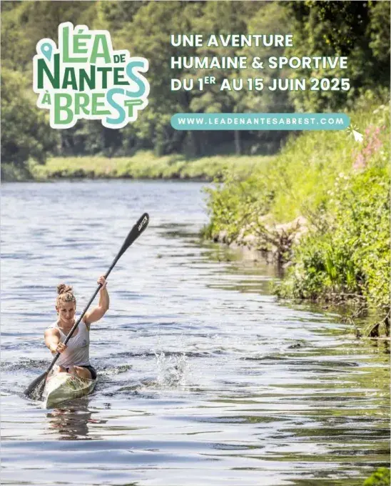 Vue d'une kayakiste sur un canal