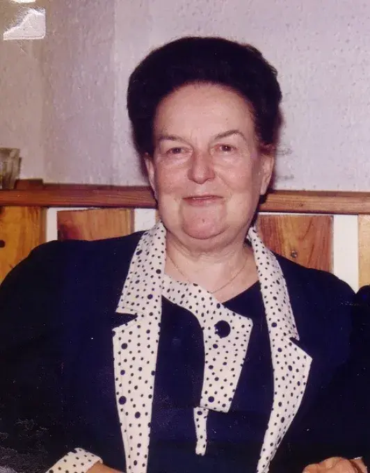 Portrait d'une femme assise