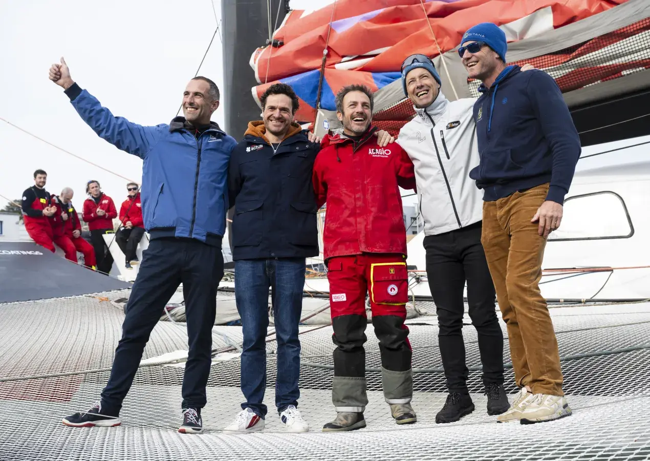 Les cinq lauréats de l'Arkéa Ultim Challenge de retour à Brest, quai Malbert 