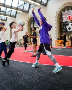 Evénement Urban Zone aux Capucins - enfants jouant au basket