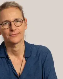 Rencontre avec Karine Jacquemart : Les dangers de notre alimentation. Dérives et conséquences du système agroalimentaire sur nos vies Rencontre avec Karine Jacquemart : Les dangers de notre alimentation. Dérives et conséquences du système agroalimentaire sur nos vies