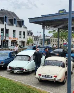 Rassemblement de véhicules anciens à Gouesnou