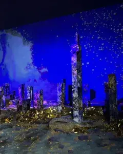 Louisa Marajo, Cher container, Ton bleu m’évoque la mer, 2025