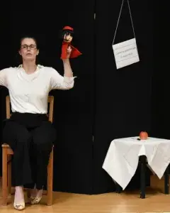 Le Petit Chaperon-Loup - Cie Handmaids
