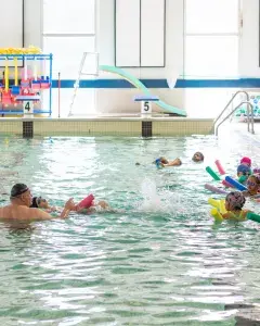 Stage de natation à la piscine de Kerhallet