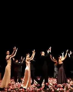 Nelken (Les œillets) - Pina Bausch