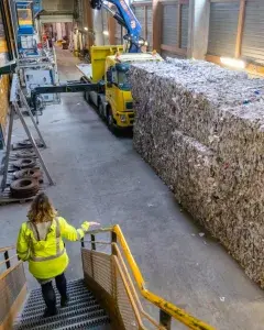 Visite de Triglaz, centre de tri des emballages ménagers