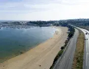 Vue aérienne sur une plage.