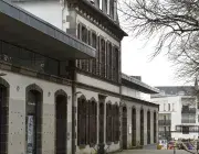 un bâtiment vu de l'extérieur