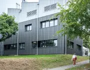 Vue extérieure d'un bâtiment.