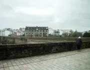 Vue sur la prison de Pontaniou, à partir des ateliers des Capucins
