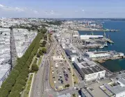 Vue aérienne du port de commerce