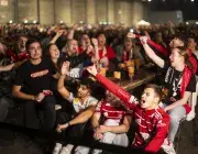 des supporters du Stade Brestois à la fan zone du 26 novembre