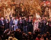 Les officiels au moment de l'inauguration du Quartz, au pied de la grande scène inondée de paillettes