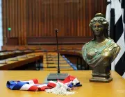 Un buste de Marianne posé dans la salle du conseil de la ville de Brest 