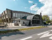 bâtiment en béton de la piscine Foche