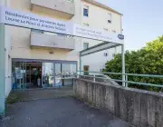 entrée d'une résidence pour personnes âgées