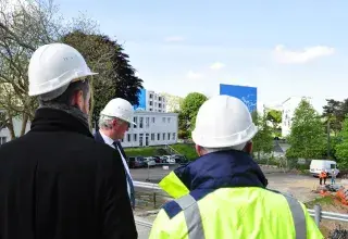Les élus de la ville de Brest ont pu visiter le chantier en cours de la maison des associations. 