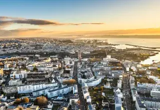 Vue aérienne de Brest et du port de commerce 
