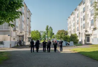 Un groupe de policiers.