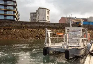 Un bateau.