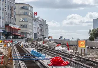 Des travaux dans une ville.