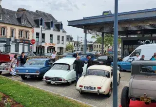 Rassemblement de véhicules anciens à Gouesnou