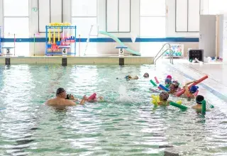 Stage de natation à la piscine de Kerhallet