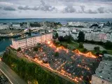 Spectacle de feu et déambulation par la compagnie Carabosse, sur le site de la caserne du 2è Dépôt.